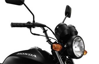 Маленький дорожный мотоцикл Honda CG125 Fan имеет небольшой расход топлива, а также очень прост в управлении, чем и полюбился водителям стран Латинской Америки.